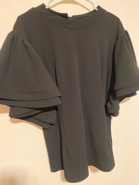 Tiered Ruffle Sleeve Top in black